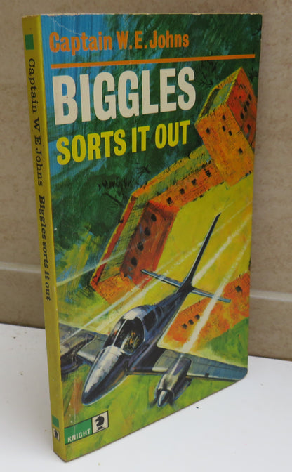 Bigglies' Sorts It Out By Captain W.E. Johns 1970 book image 2